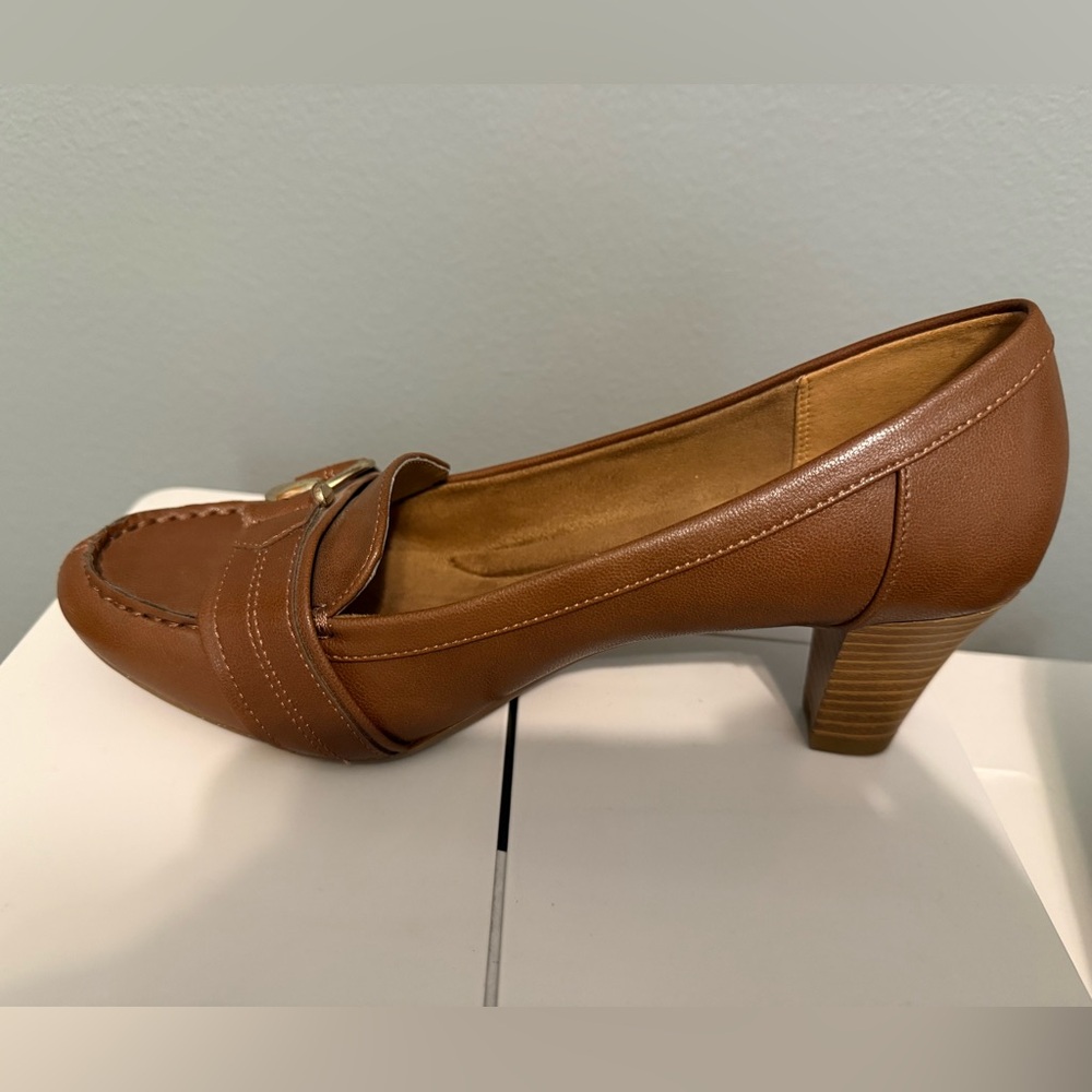 AEROSOLES Brown Leather Loafer Heels with Gold Buckle - Picture 6 of 10